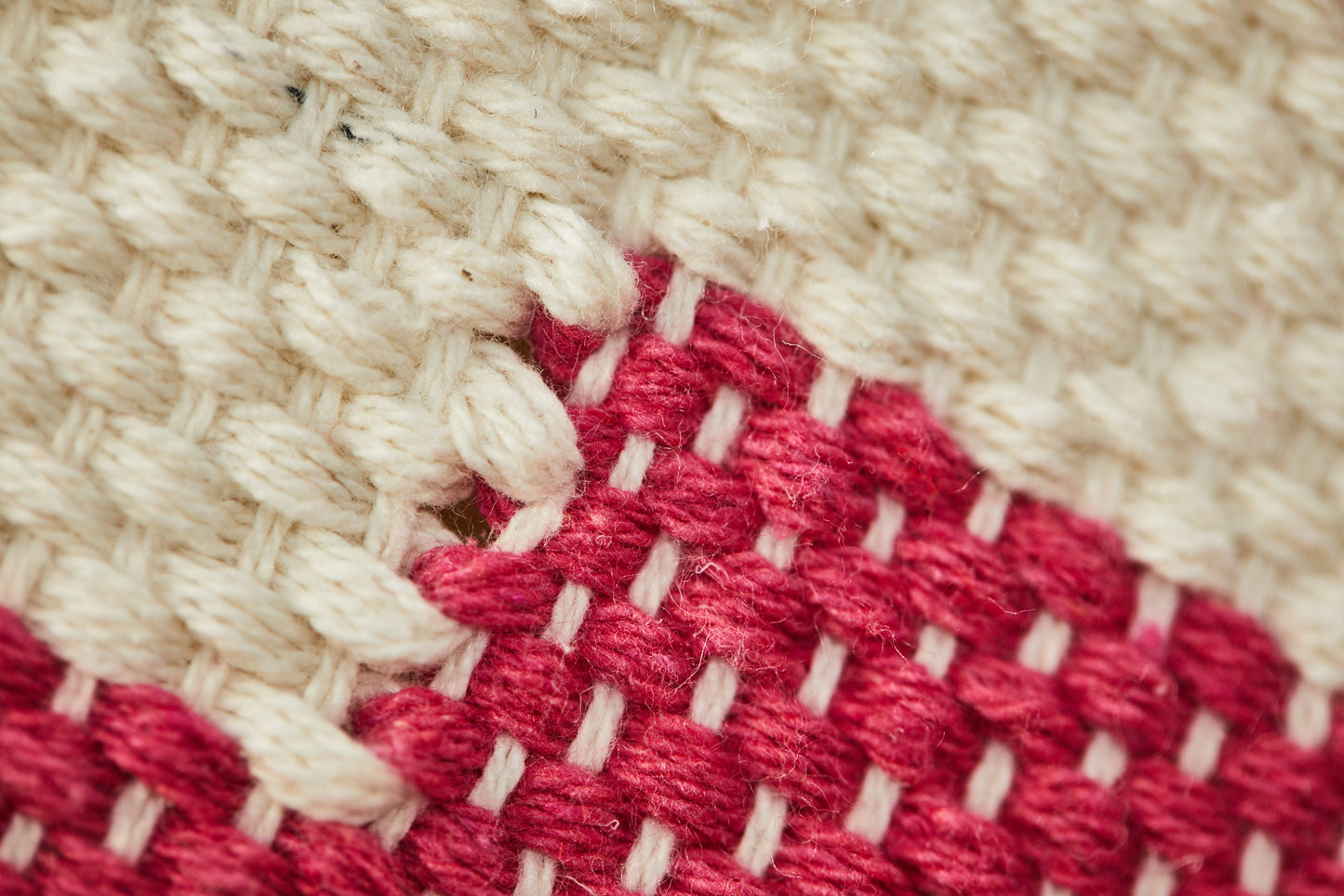 Diamond pattern blanket (magenta pink & natural cotton)
