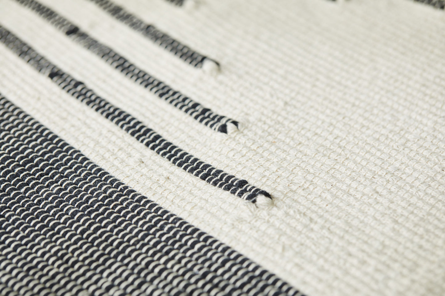 Eagle rug (black & natural cotton)