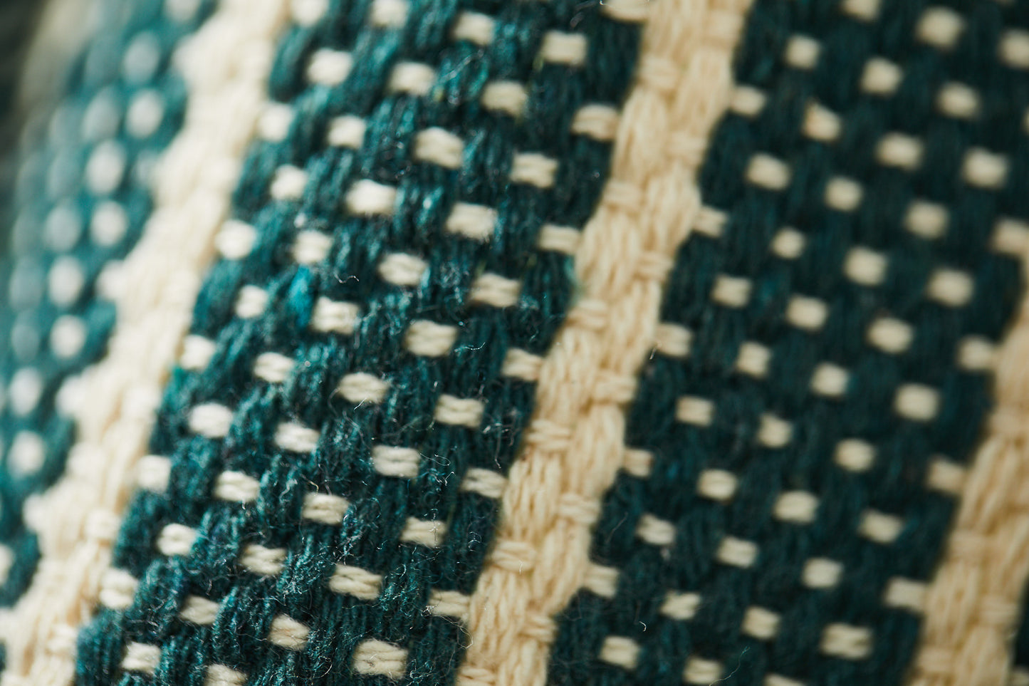 Diamond pattern throw (forest green & natural cotton)