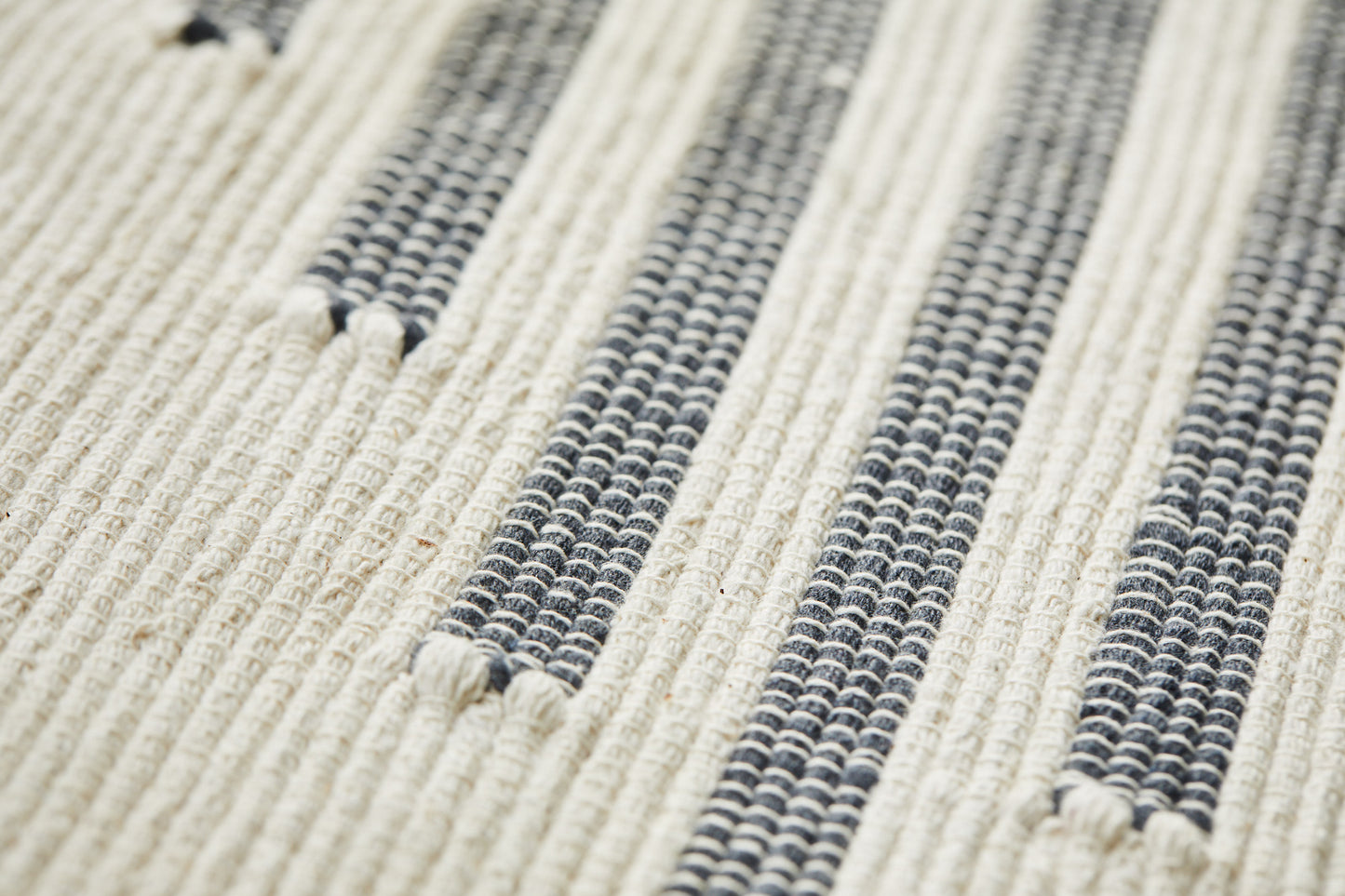 Itacare cotton patterned rug (black & natural cotton)