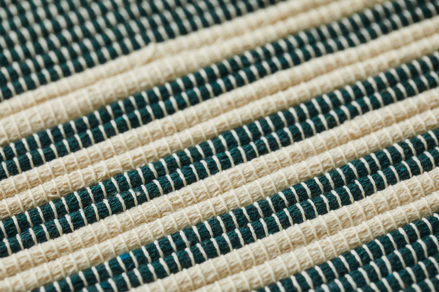 Eagle runner (forest green & natural cotton)
