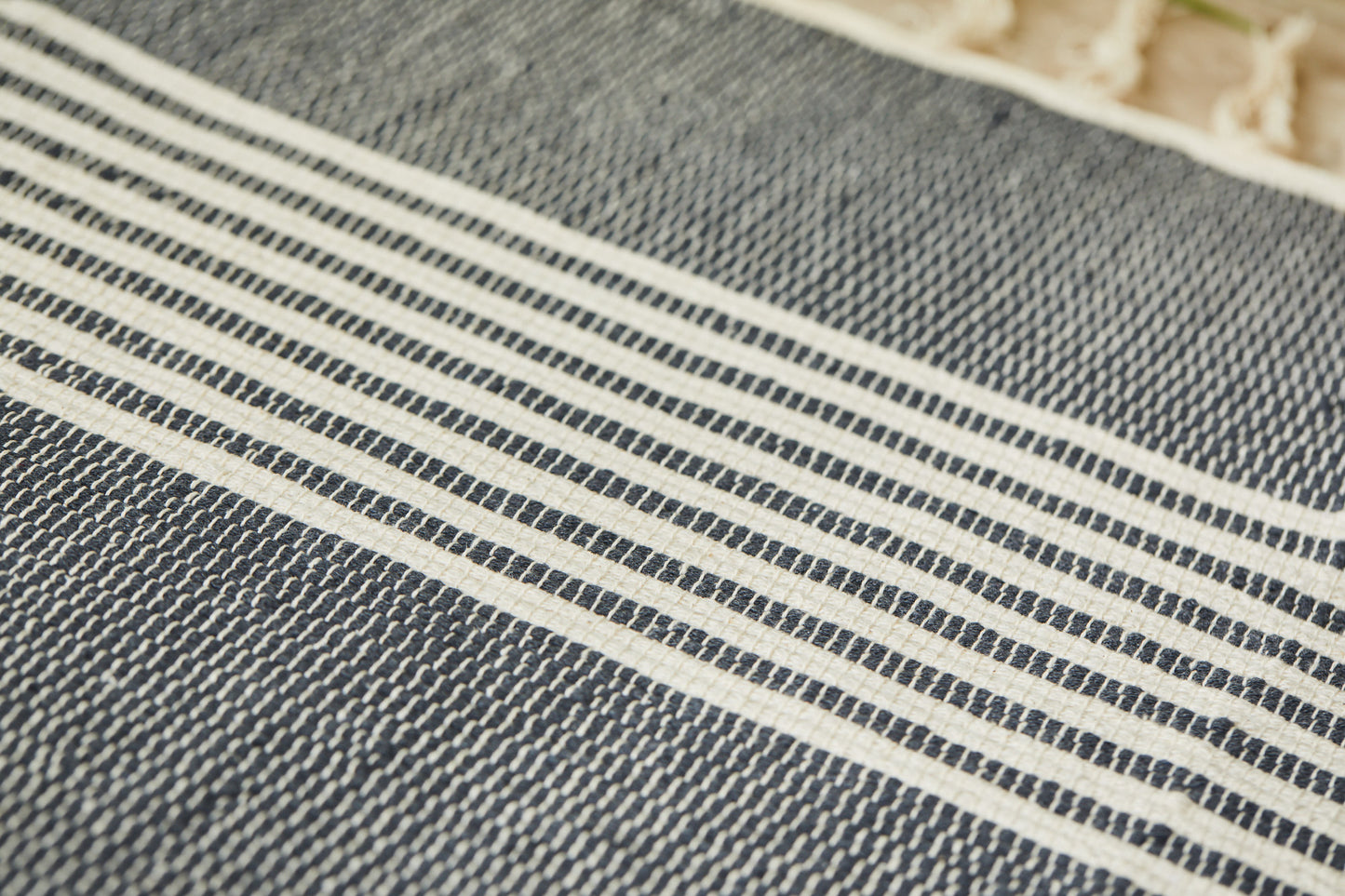 Itacare cotton patterned rug (black & natural cotton)